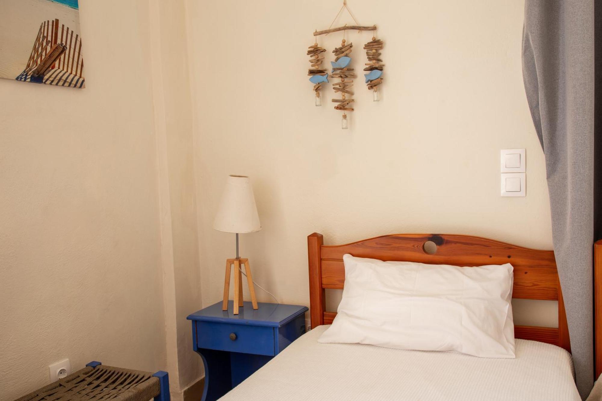 Nefeli Rooms Agia Marina Exterior foto