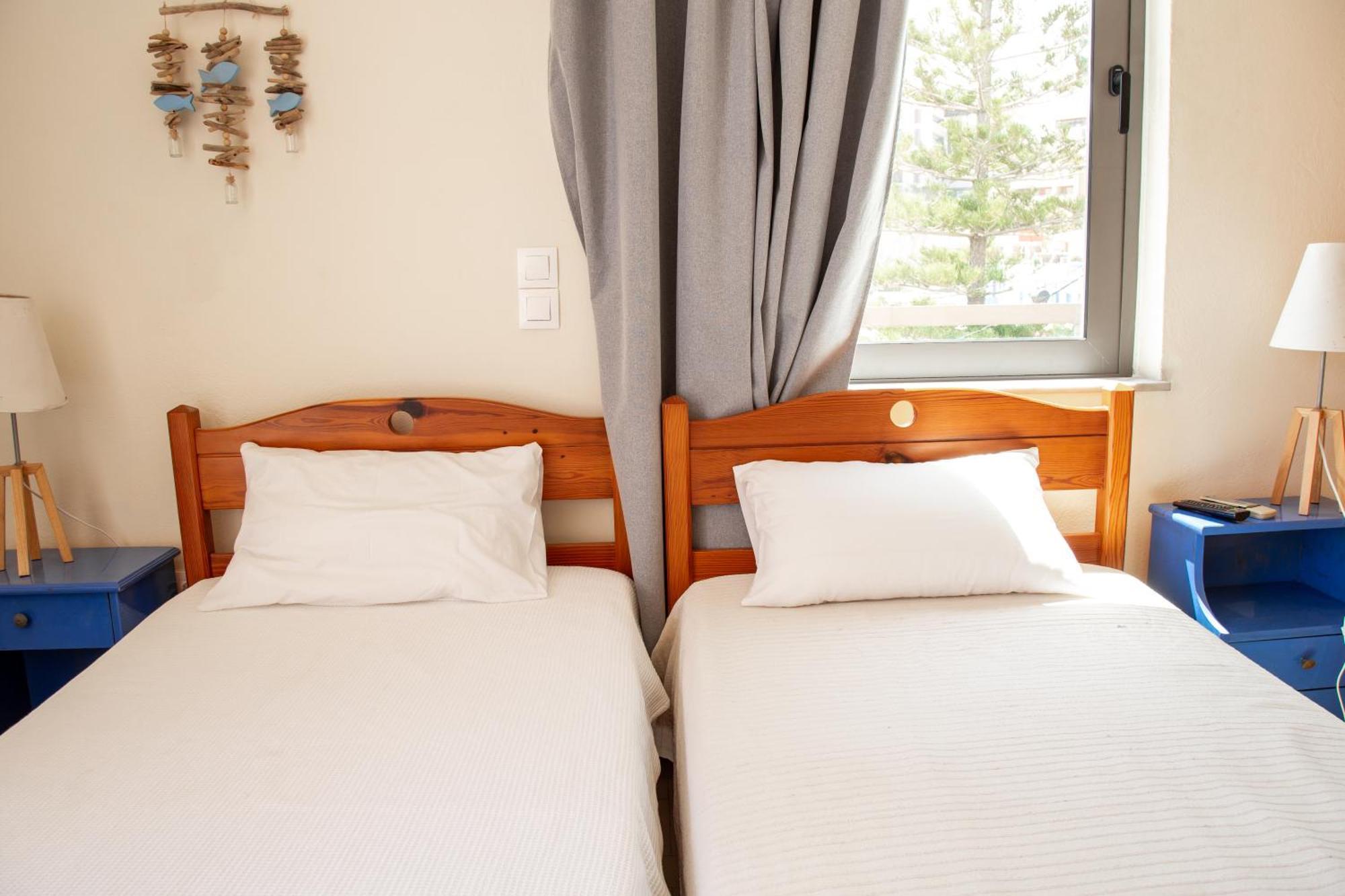 Nefeli Rooms Agia Marina Exterior foto