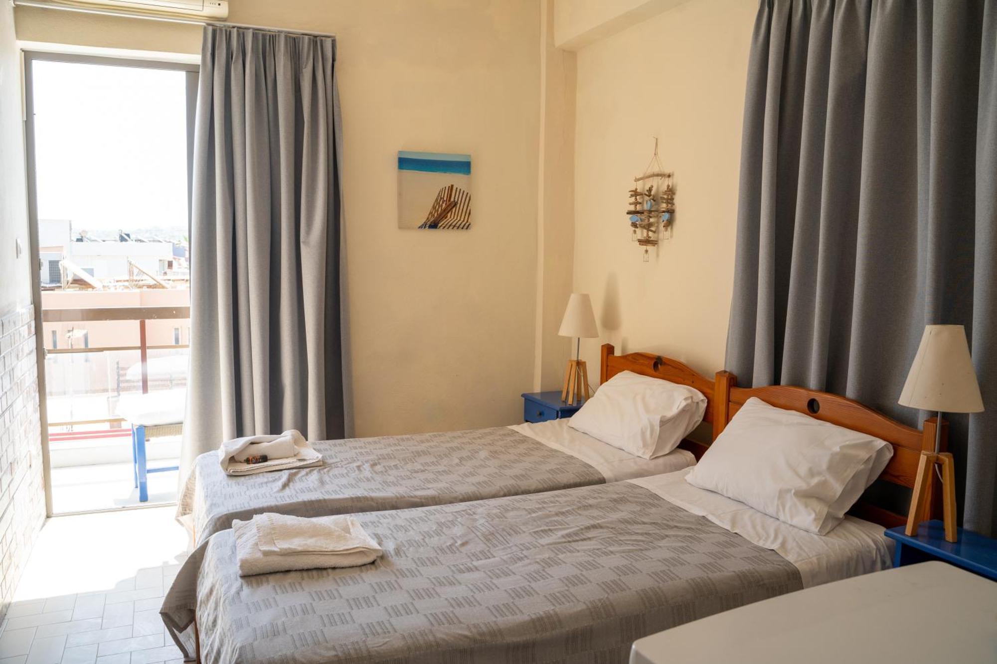 Nefeli Rooms Agia Marina Exterior foto