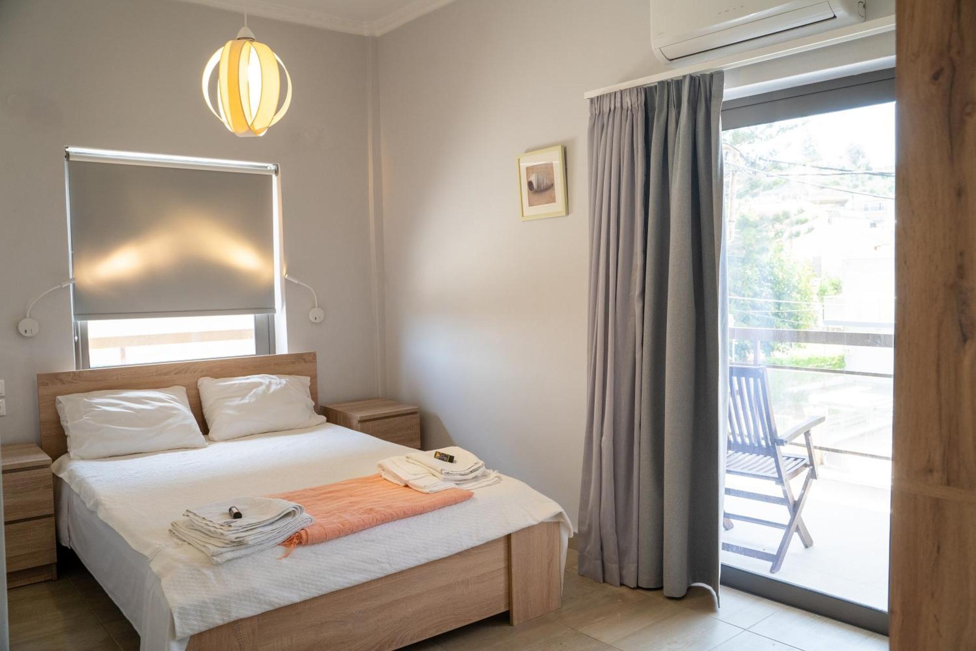 Nefeli Rooms Agia Marina Exterior foto
